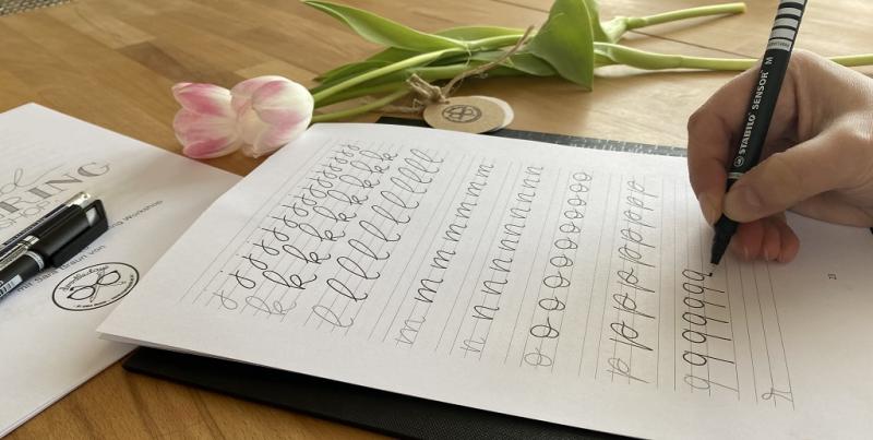 Handlettering – Einführung in die Kunst des Schönschreibens